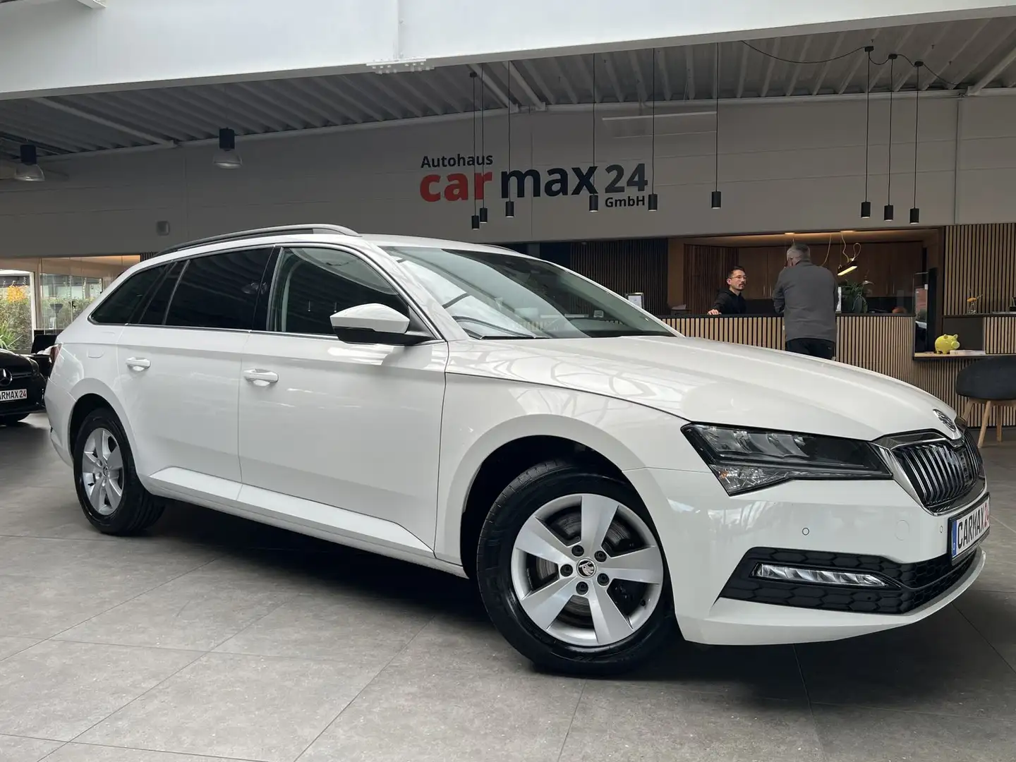 Skoda Superb 2.0TDI Ambition DSG Navi ACC SHZ PDC Weiß - 2