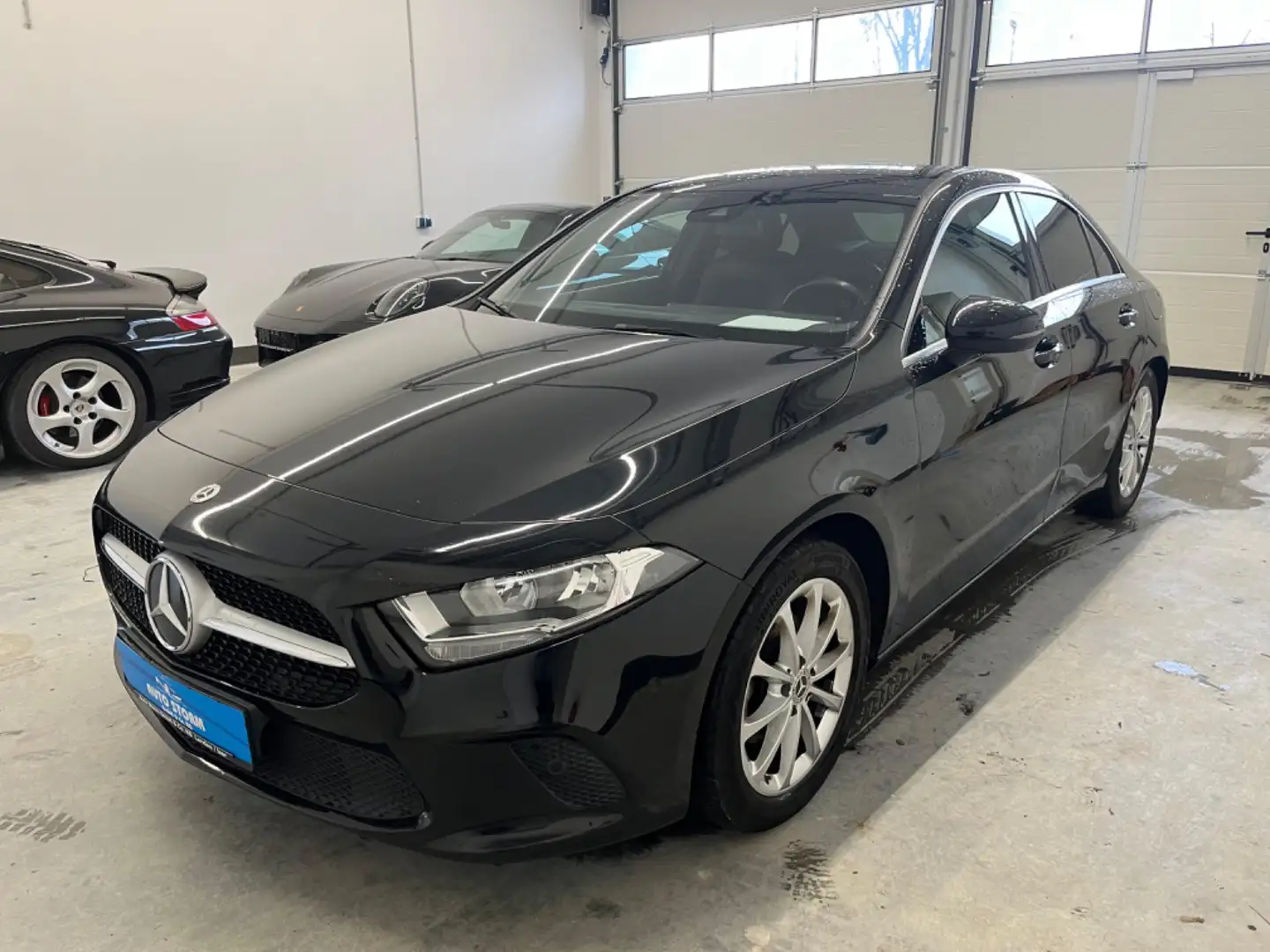 Mercedes-Benz A 180 d Progressive*Limousine*SpurH*PDC*AHK* LM PDC Spur Schwarz - 1