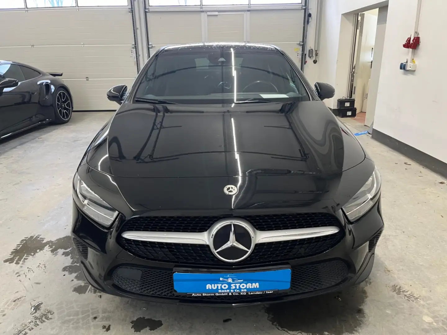 Mercedes-Benz A 180 d Progressive*Limousine*SpurH*PDC*AHK* LM PDC Spur Schwarz - 2