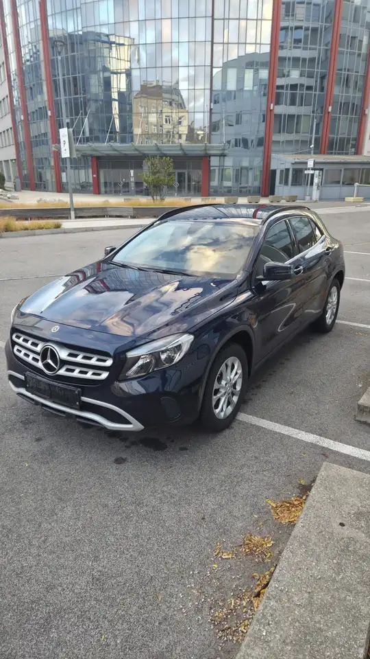 Mercedes-Benz GLA 180