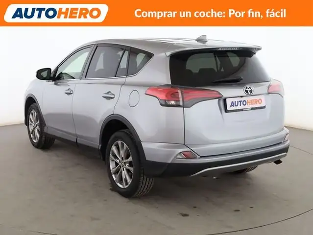 Toyota Rav4 view 4
