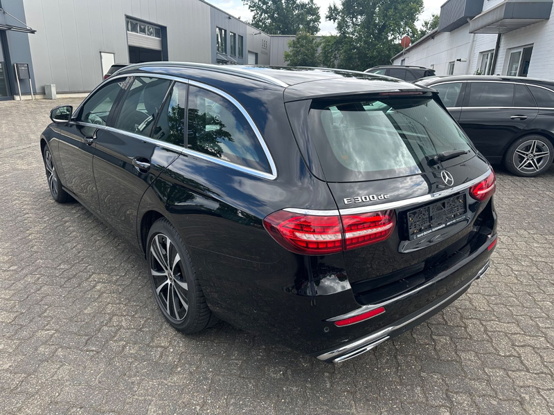 Mercedes-Benz E 300 de T 9G Avantgarde Navi AHK Kamera — photo 4