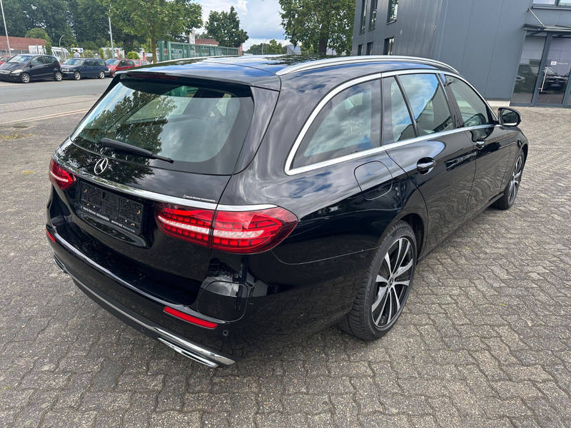 Mercedes-Benz E 300 de T 9G Avantgarde Navi AHK Kamera — photo 3