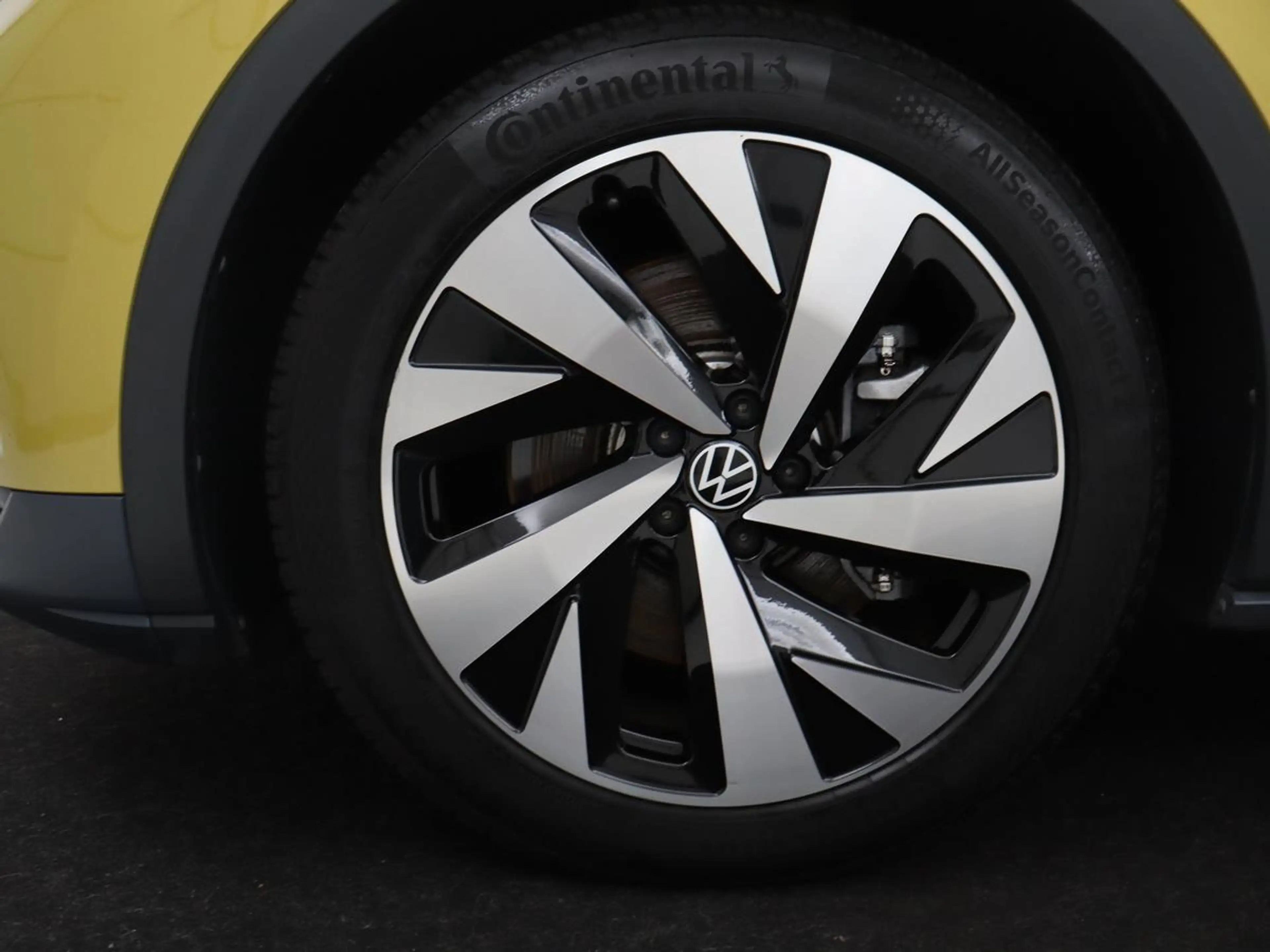 Volkswagen ID.4 First 77 kWh — photo 37