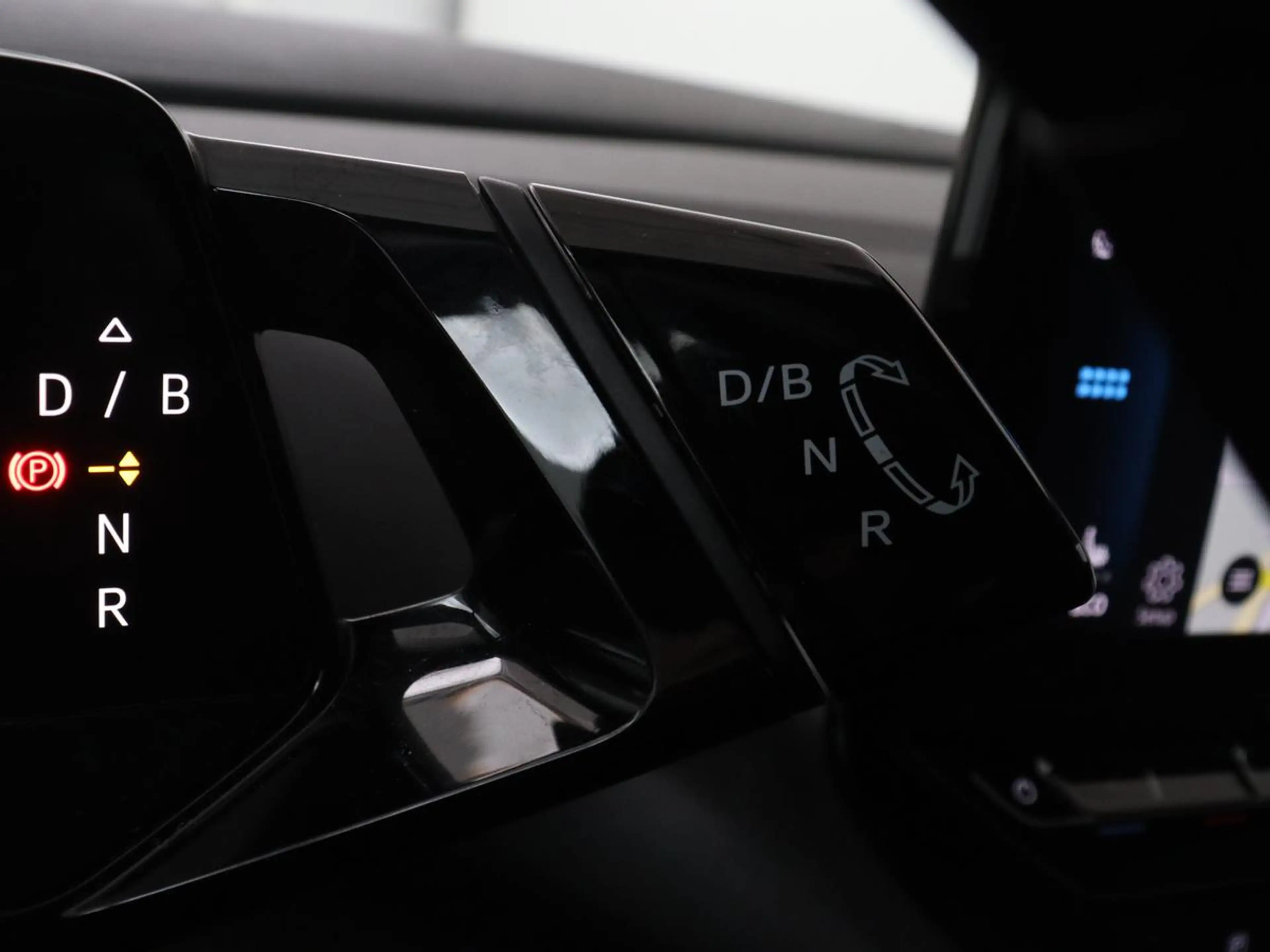Volkswagen ID.4 First 77 kWh — photo 18