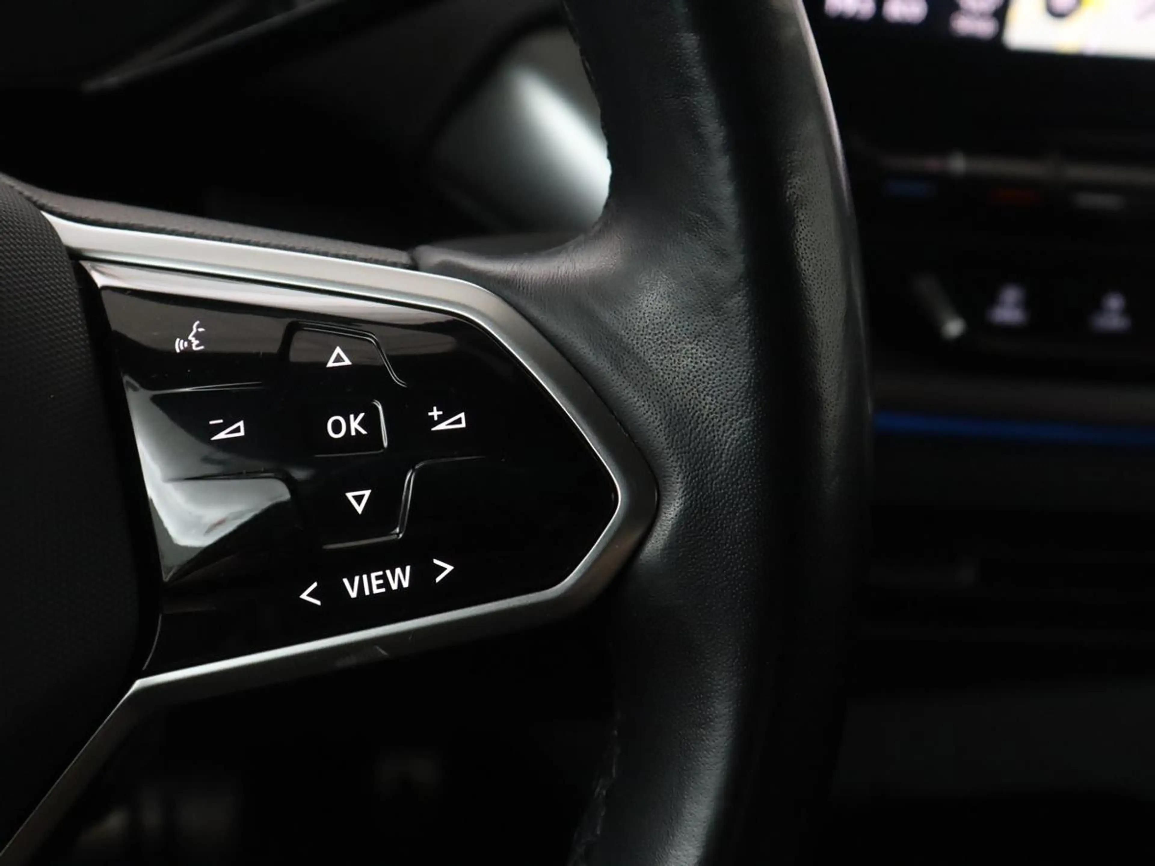Volkswagen ID.4 First 77 kWh — photo 16