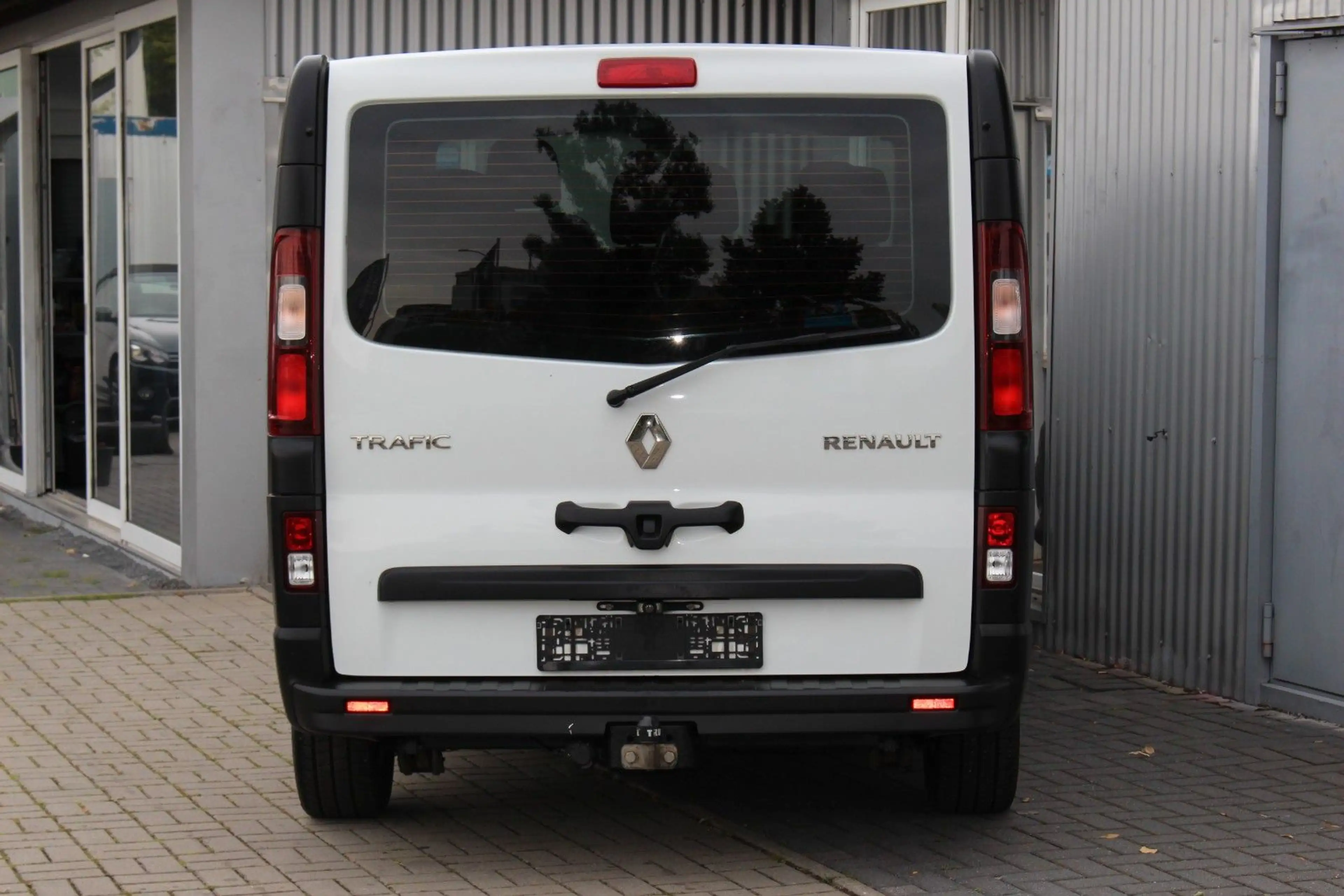 Renault Trafic L1H1 2,7t 9 Sitzer+Klima+AHK+2.Hand — photo 6
