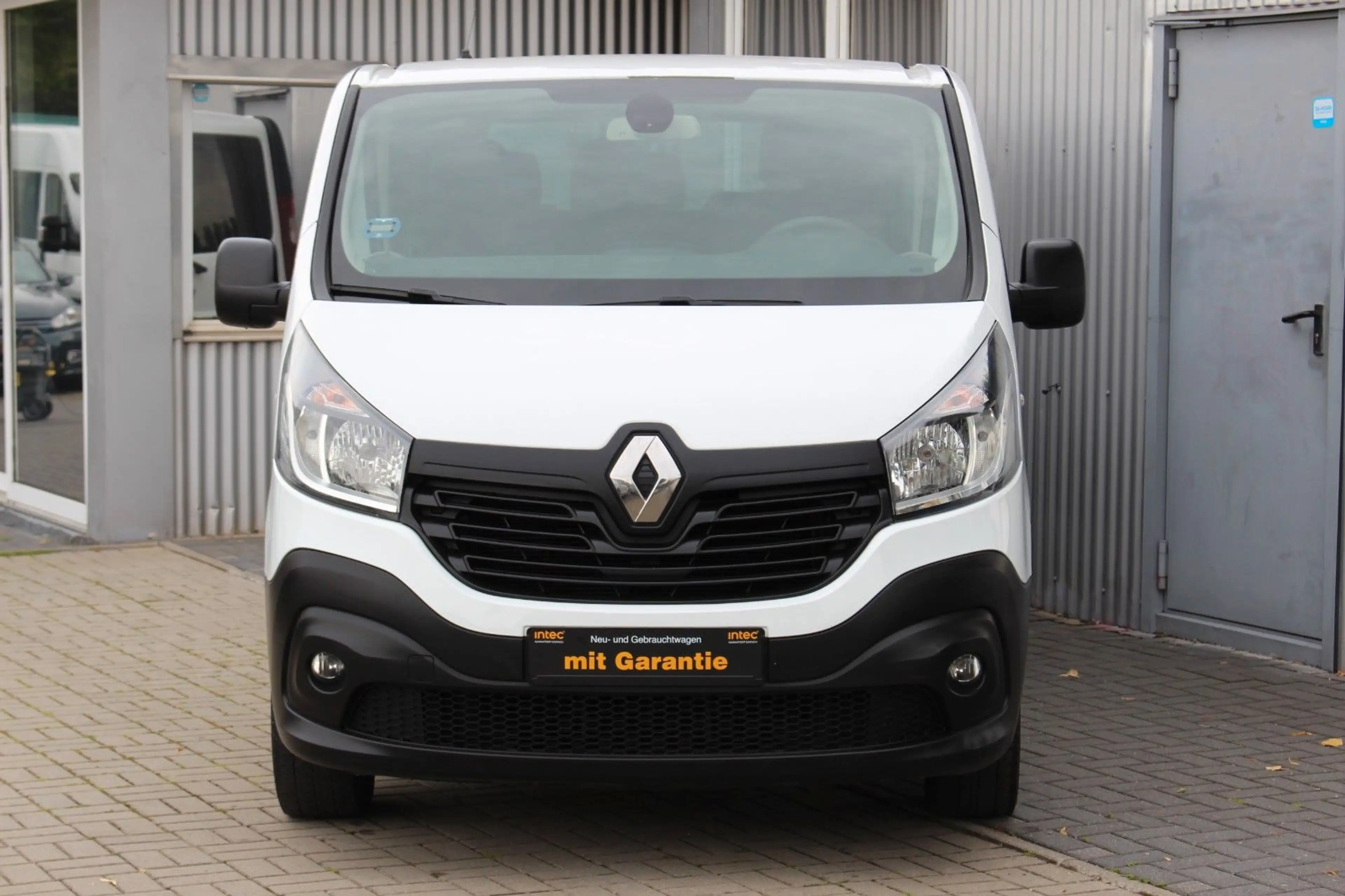 Renault Trafic L1H1 2,7t 9 Sitzer+Klima+AHK+2.Hand — photo 5