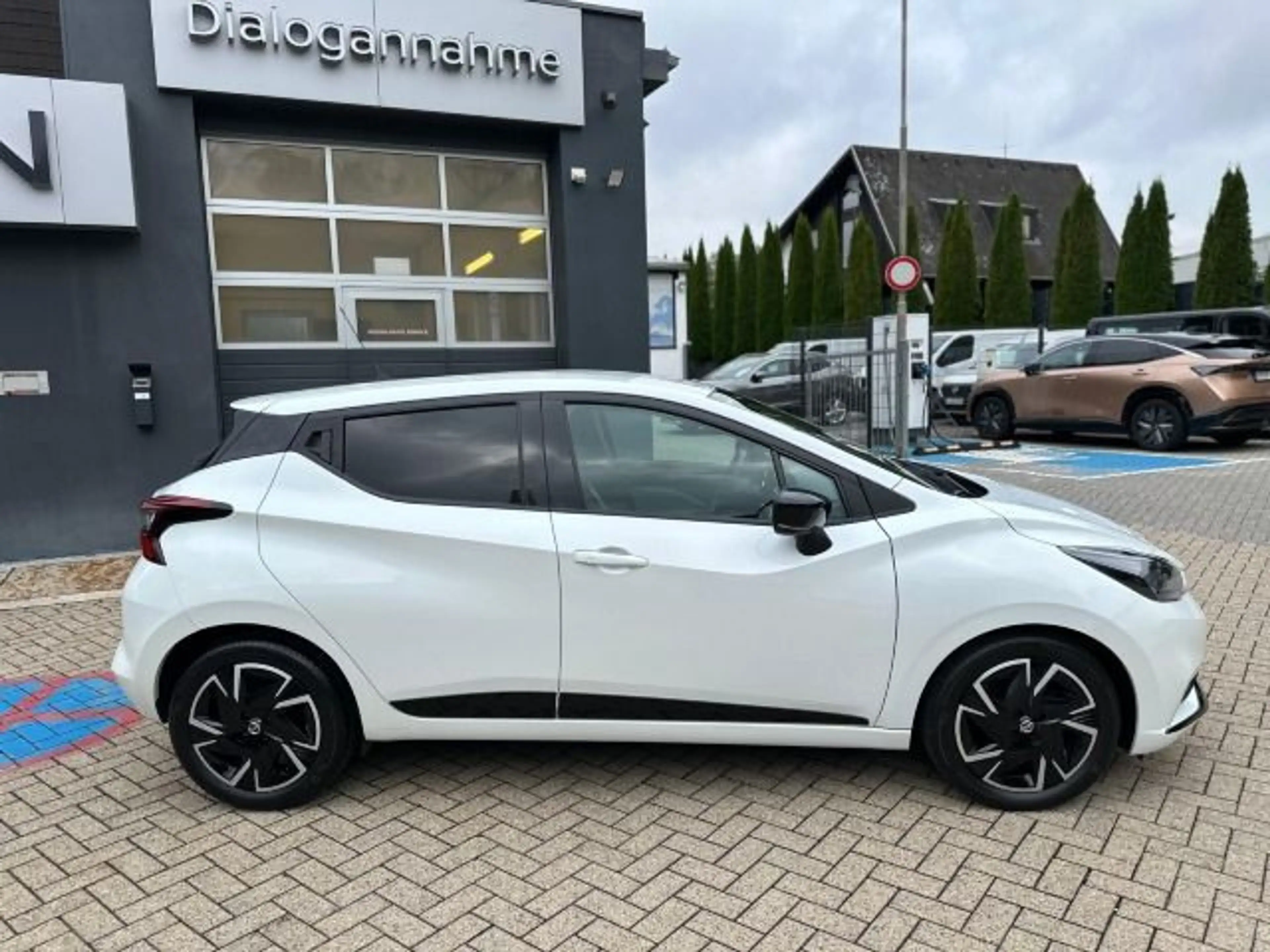 Nissan Micra 1.0 IG-T Automatik N-Design Navi SH Kamera — photo 11