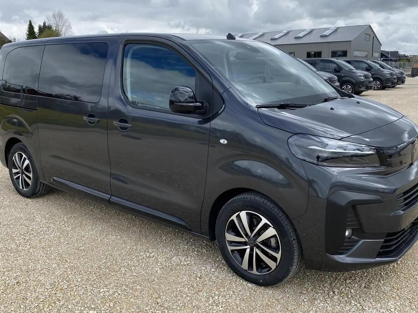 Peugeot Traveller L2 Allure Facelift 2.0 BlueHDi 180 EAT8 Grau - 2