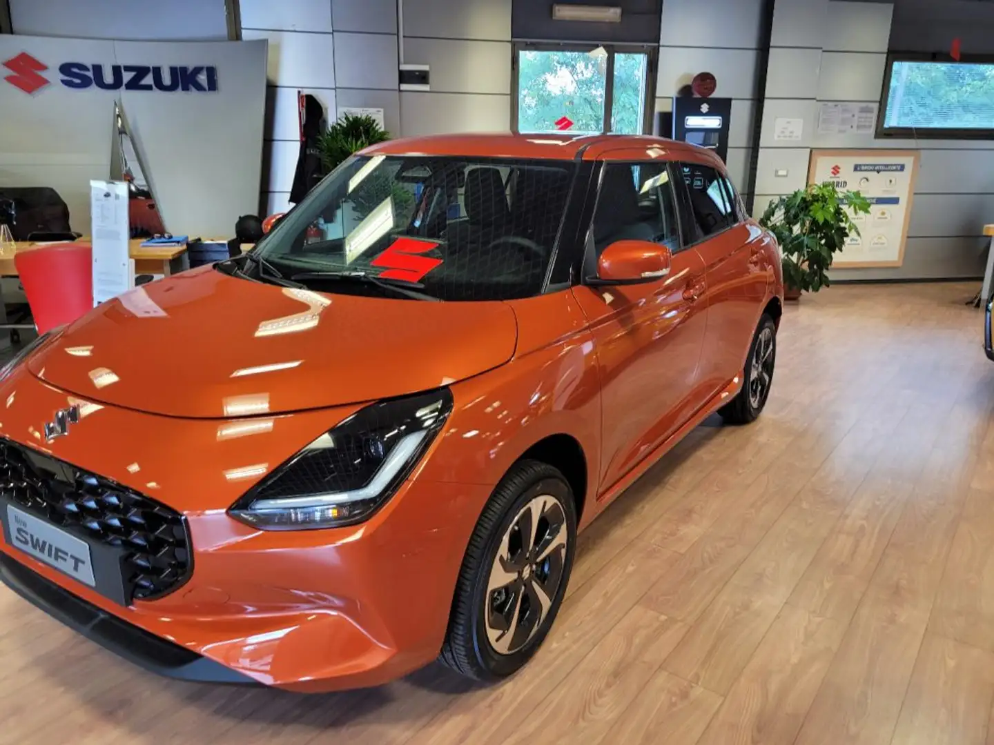 Suzuki Swift 1.2 Hybrid 4WD AllGrip Top ANCHE PER NEOPATENTATI Arancione - 1