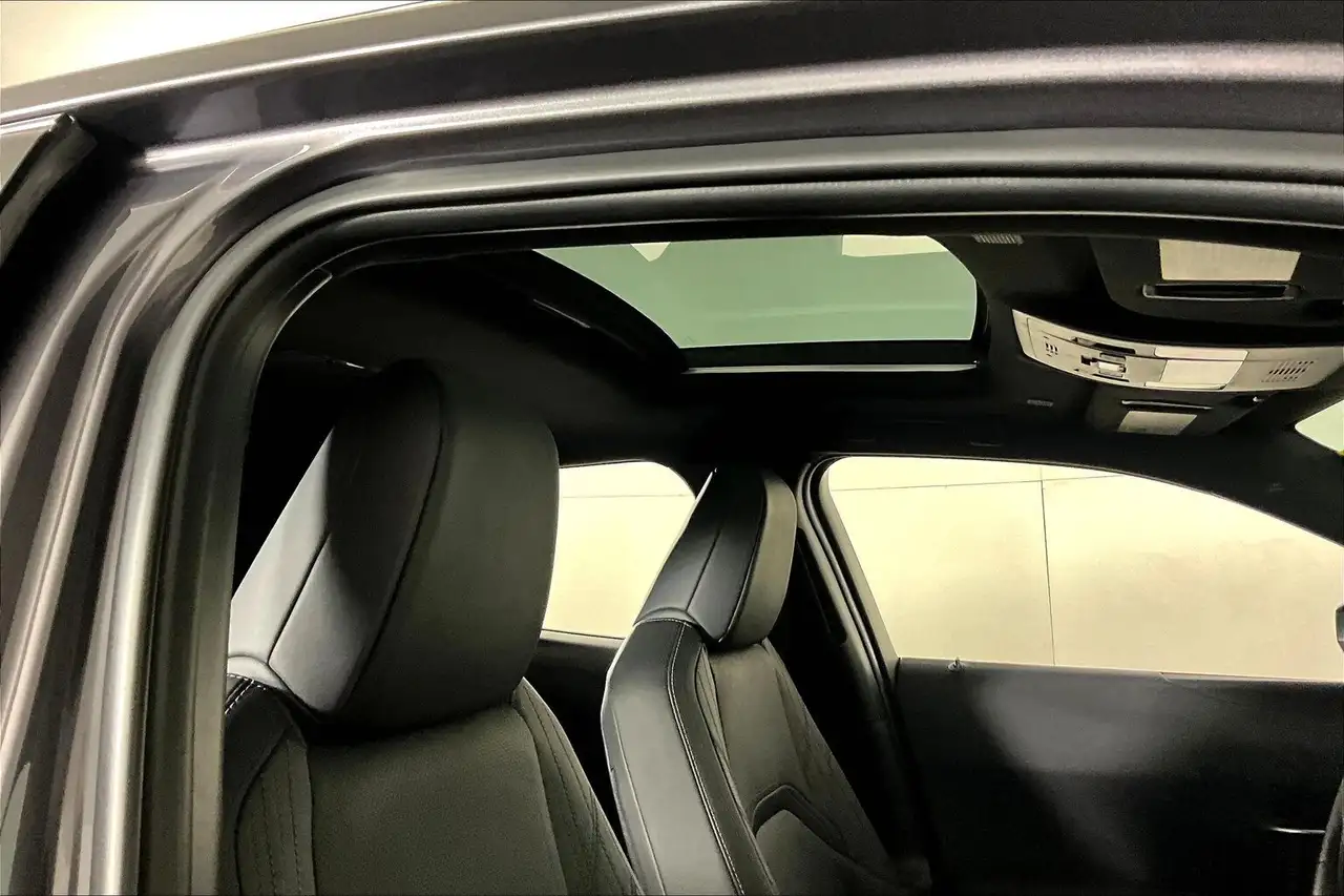 Lexus UX снимка Lexus UX
