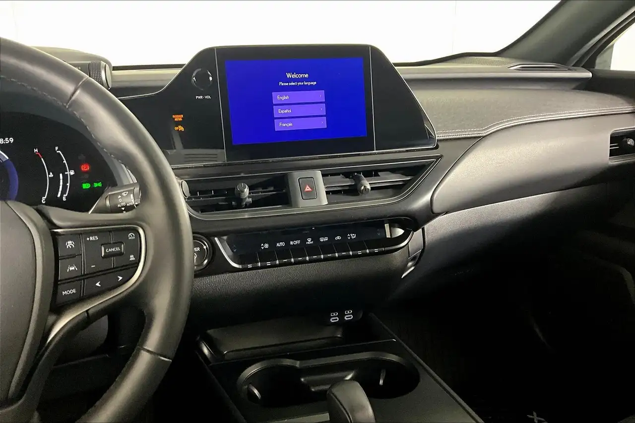 Lexus UX снимка Lexus UX