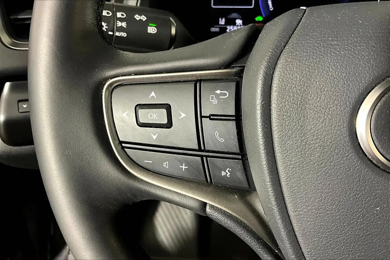 Lexus UX снимка Lexus UX