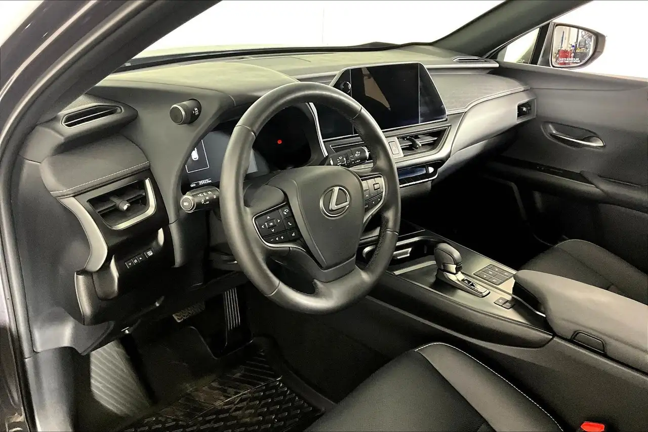 Lexus UX снимка Lexus UX