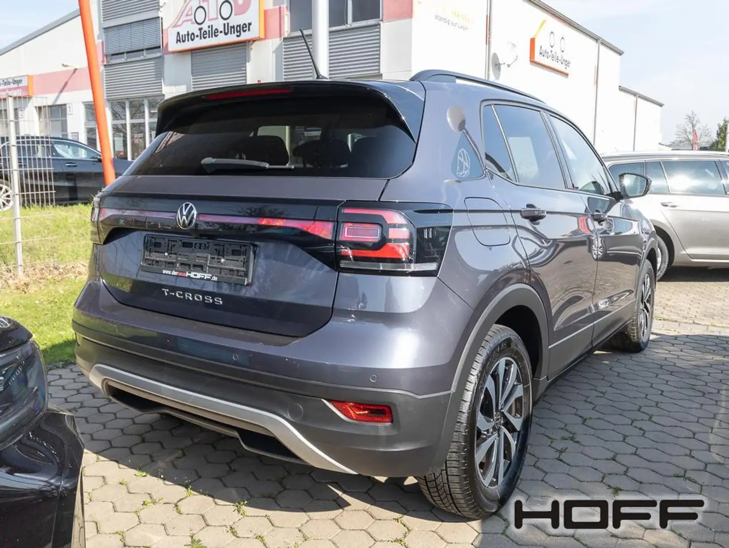 Volkswagen T-Cross 1.0 TSI DSG ACTIVE AHK Kamera Navi Gris - 2