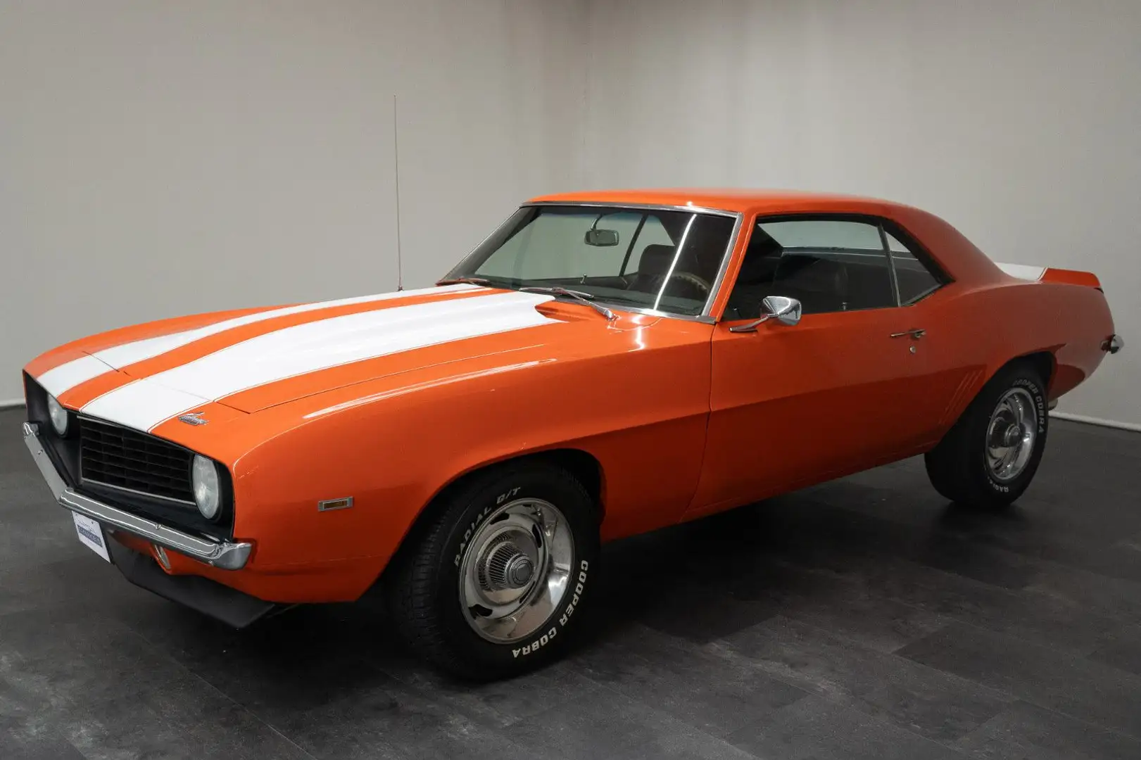 Chevrolet Camaro Orange - 1
