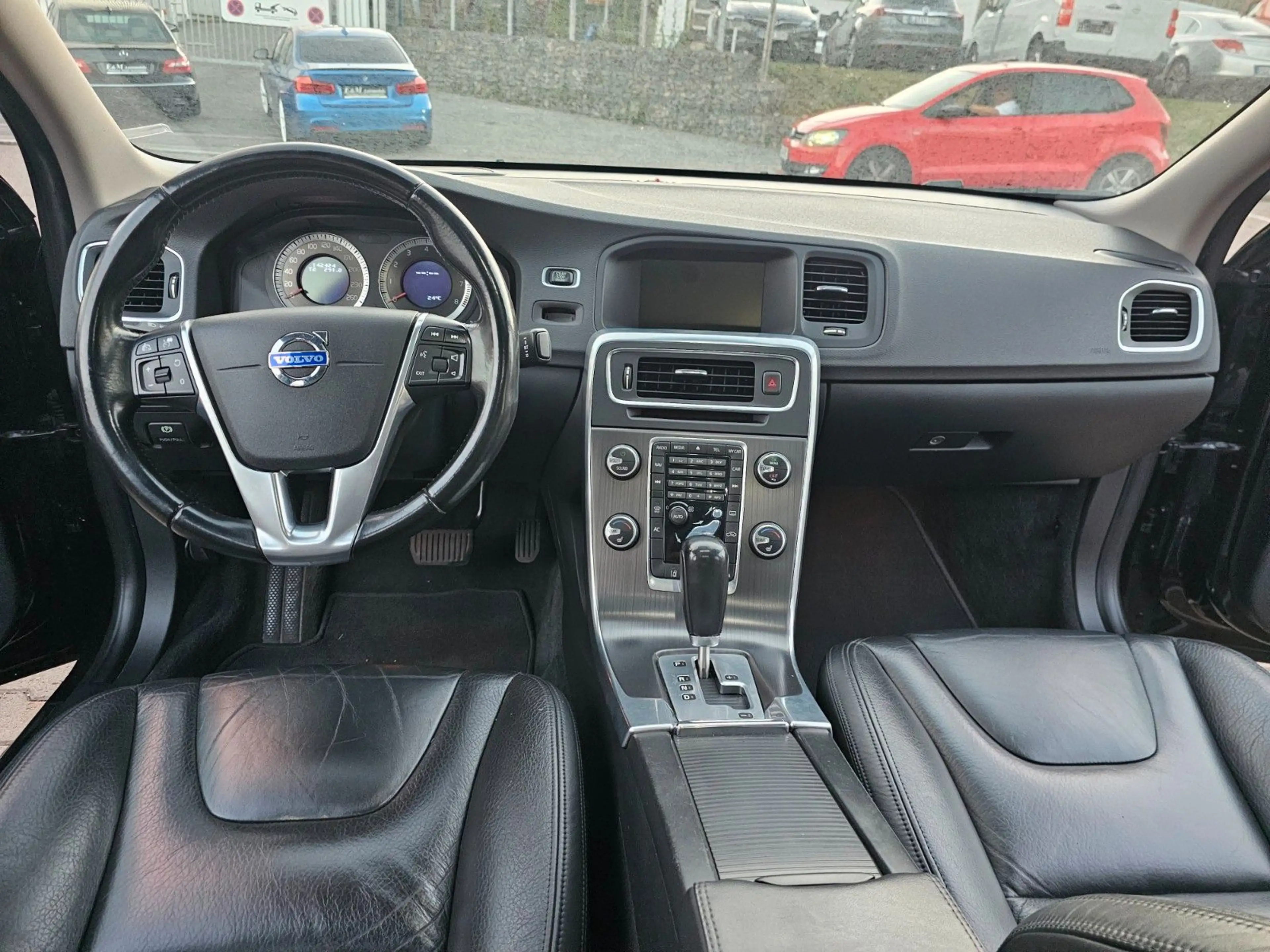 Volvo S60 Lim. Summum*NAVI*LEDER*KAMERA*ACC*PDC*SHZ*XE — photo 10