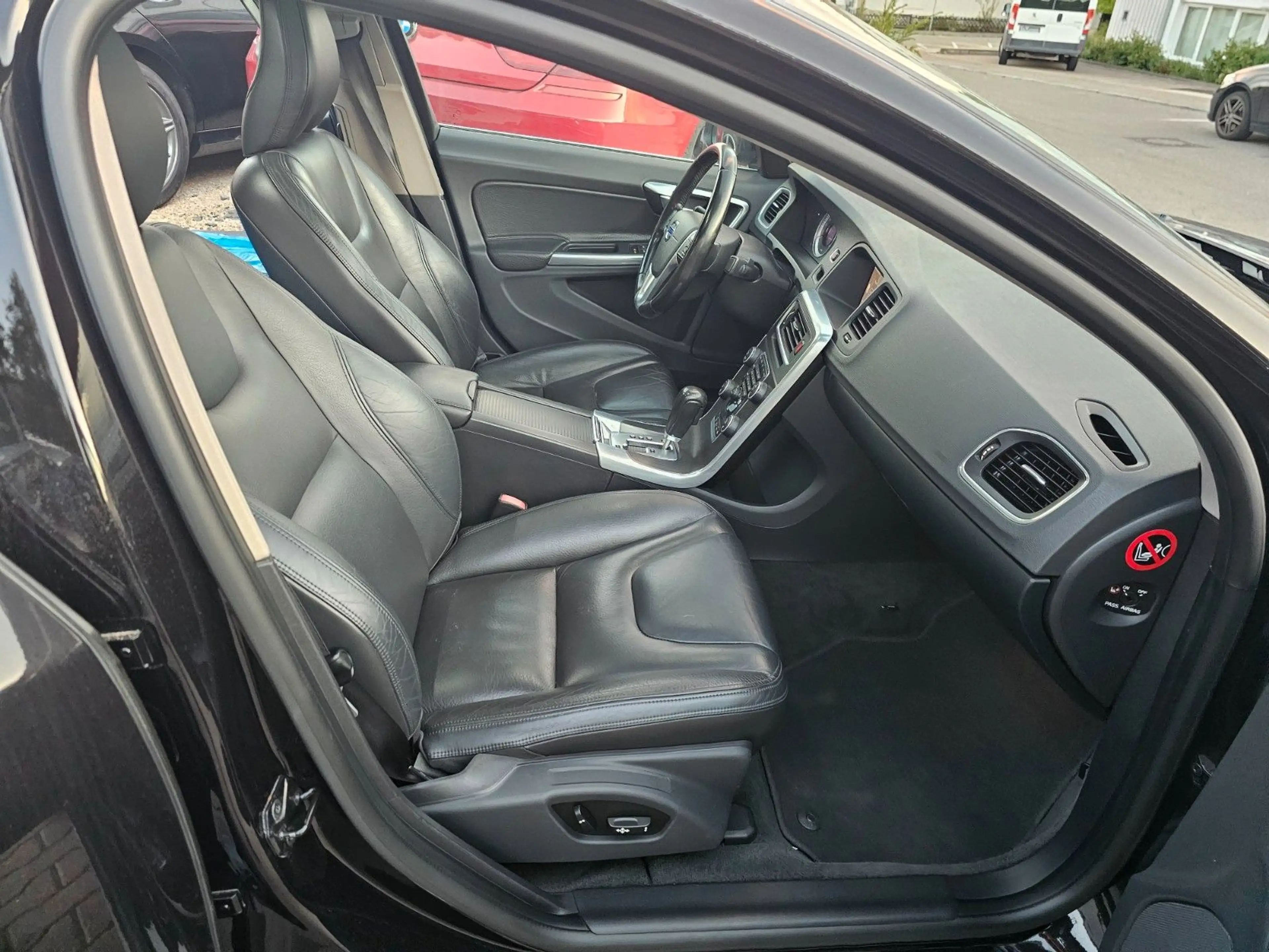 Volvo S60 Lim. Summum*NAVI*LEDER*KAMERA*ACC*PDC*SHZ*XE — photo 14