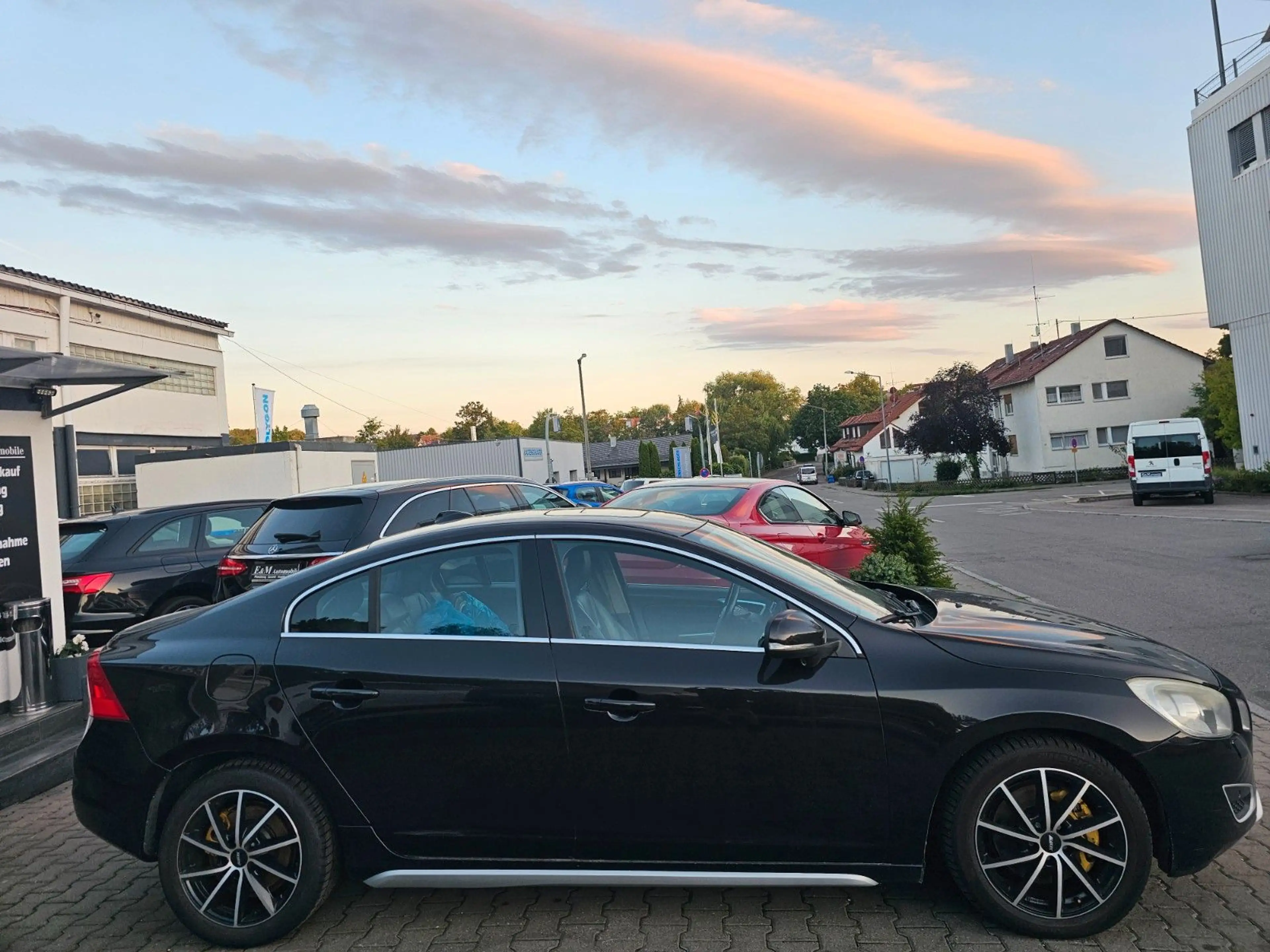 Volvo S60 Lim. Summum*NAVI*LEDER*KAMERA*ACC*PDC*SHZ*XE — photo 9