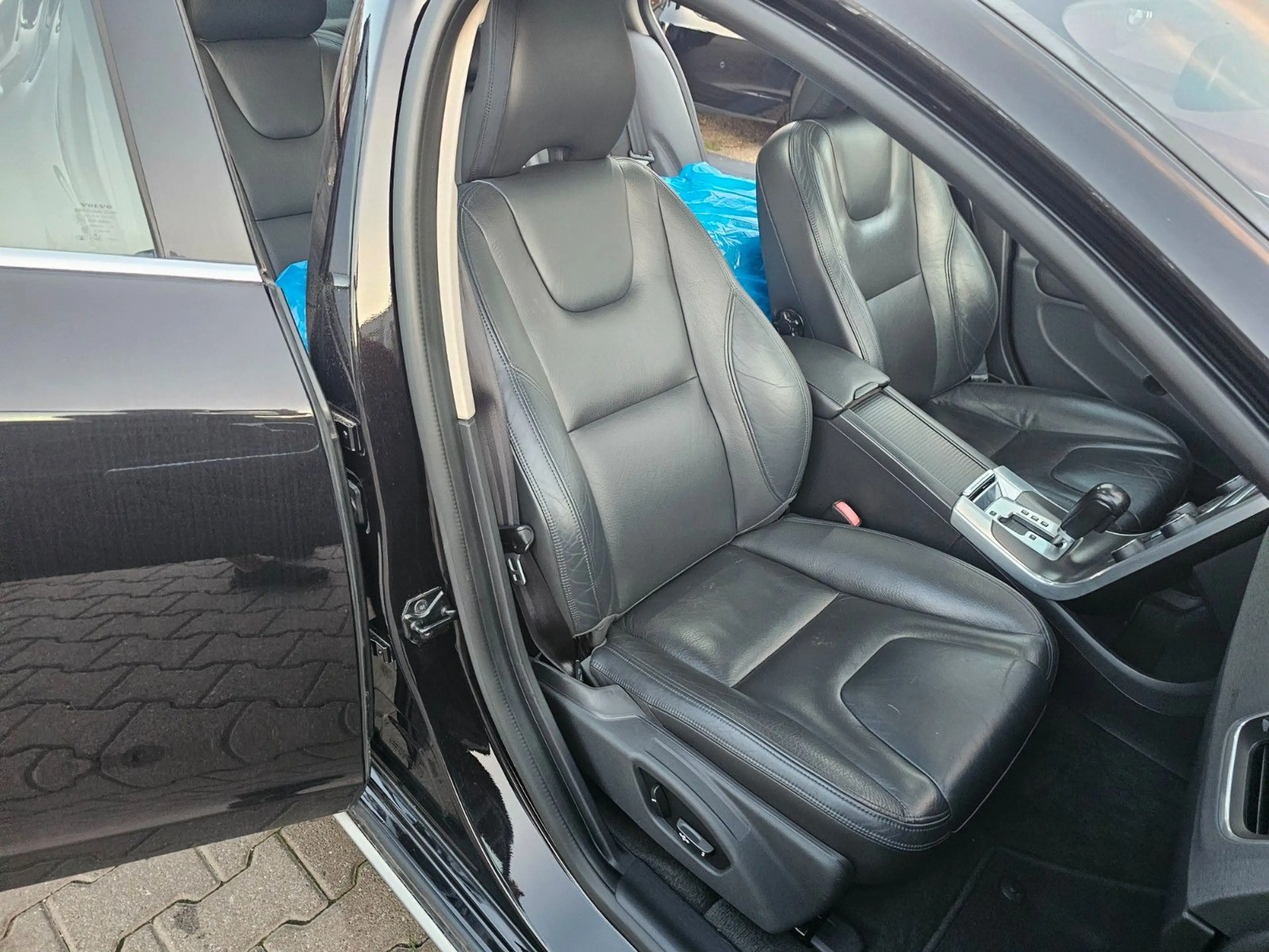 Volvo S60 Lim. Summum*NAVI*LEDER*KAMERA*ACC*PDC*SHZ*XE — photo 13