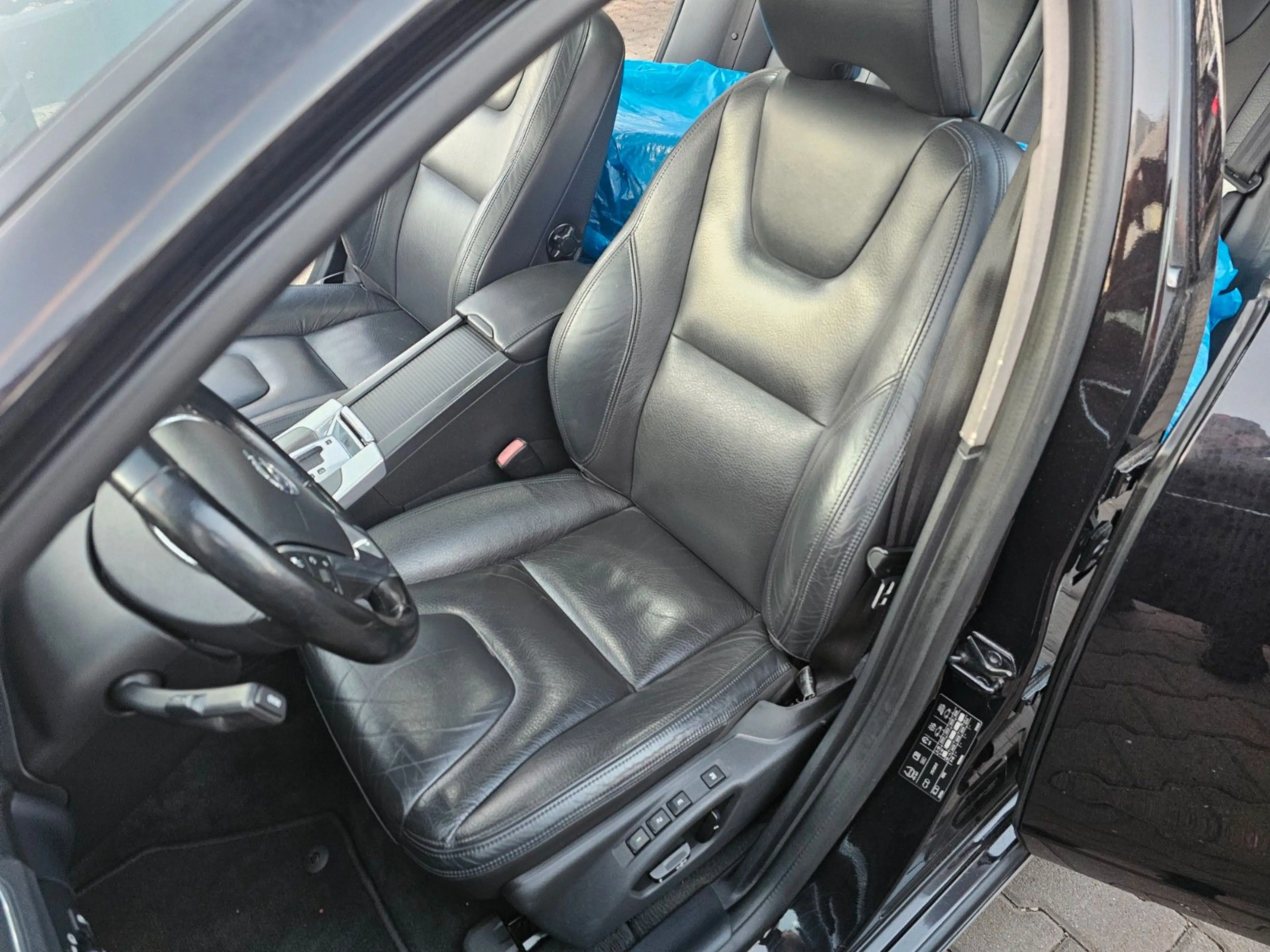 Volvo S60 Lim. Summum*NAVI*LEDER*KAMERA*ACC*PDC*SHZ*XE — photo 12