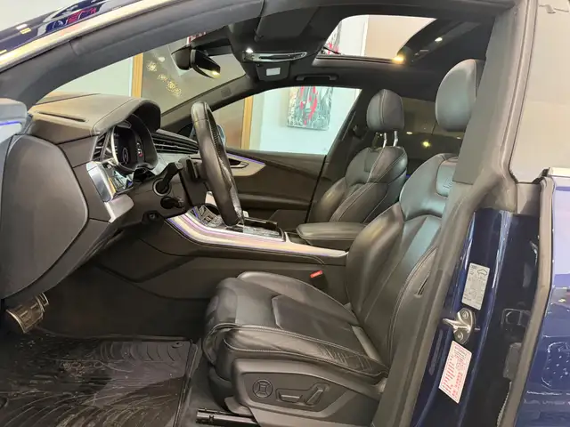 Audi Q8 view 7