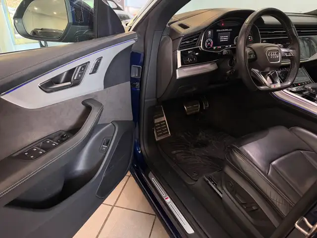 Audi Q8 view 6