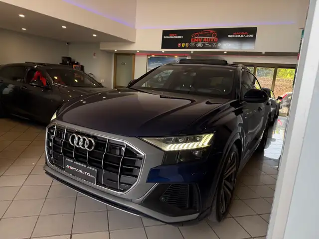 Audi Q8 view 3