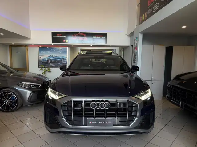 Audi Q8 view 2