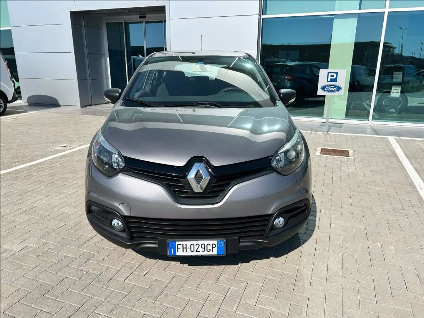 Renault Captur 0.9 tce Intens (energy r-link) 90cv E6 Grigio - 2