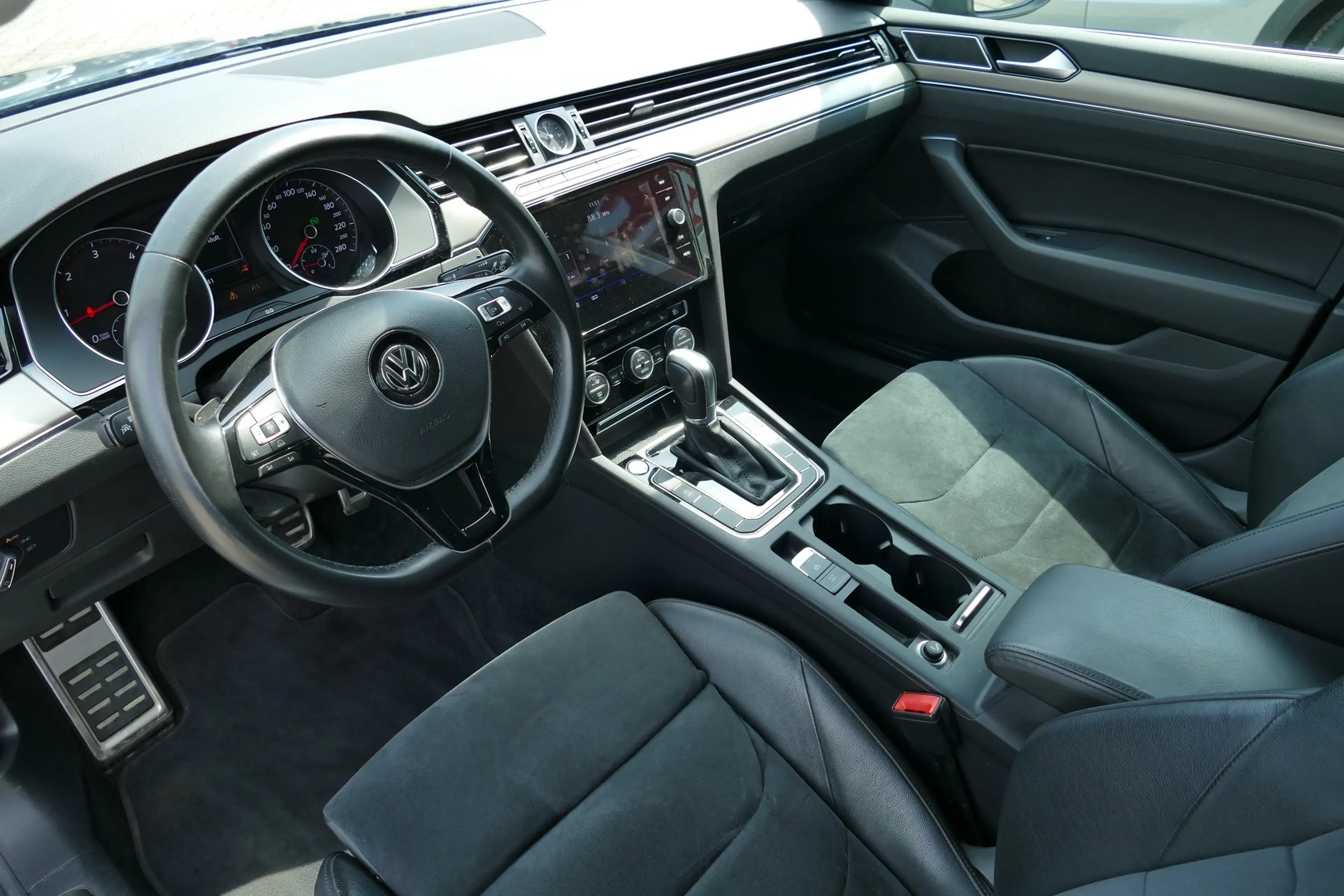Volkswagen Arteon 2.0 TDI LED Navi Kamera Lenkradheizung — photo 8