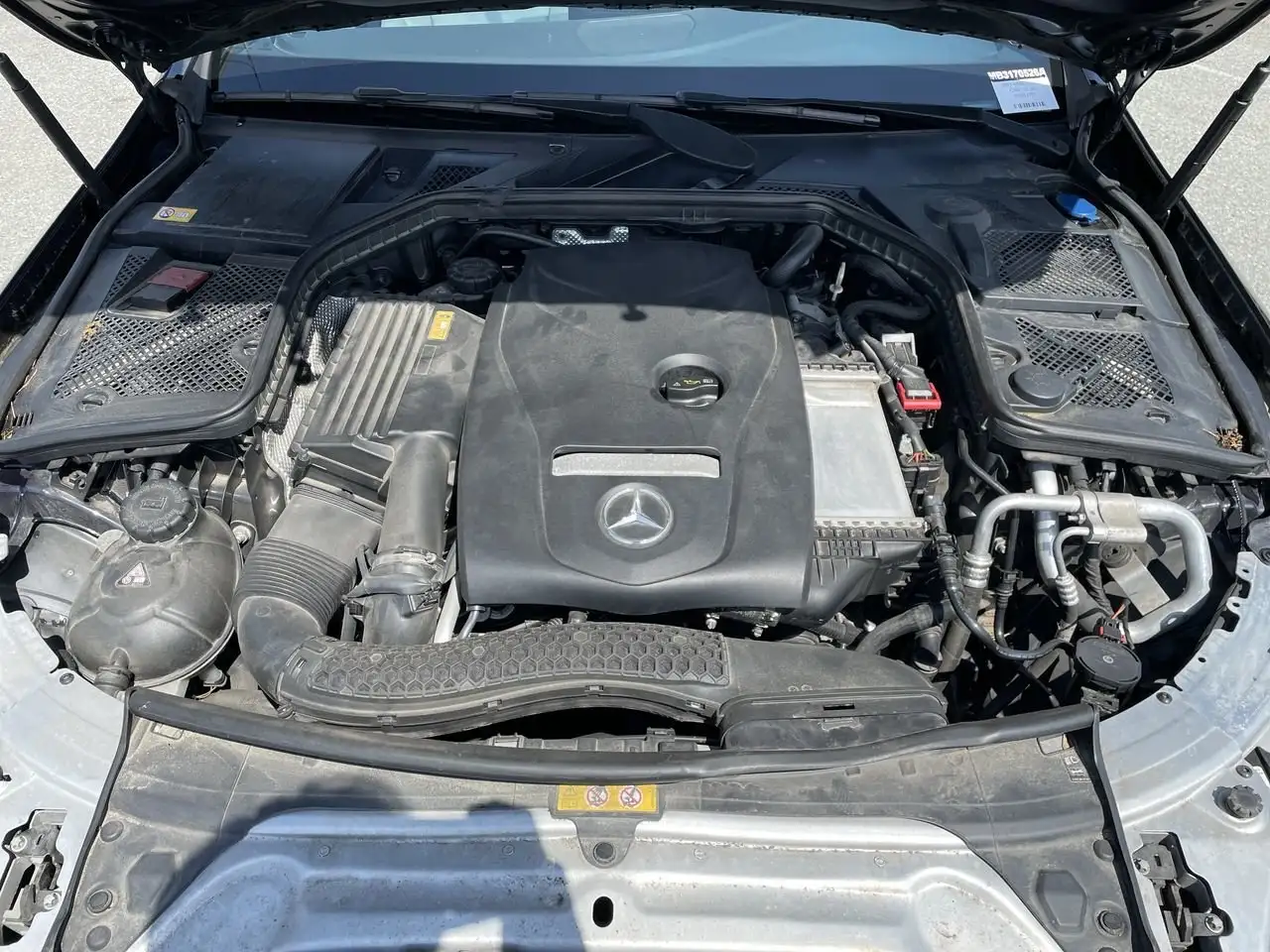 Mercedes-Benz C-Class снимка Mercedes-Benz C-Class