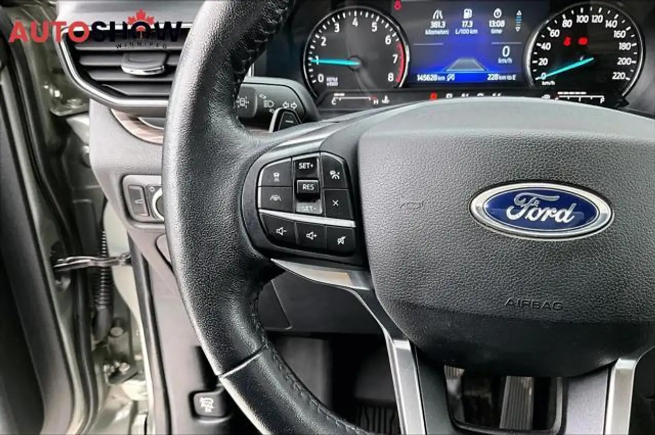 Ford Explorer photo Ford Explorer