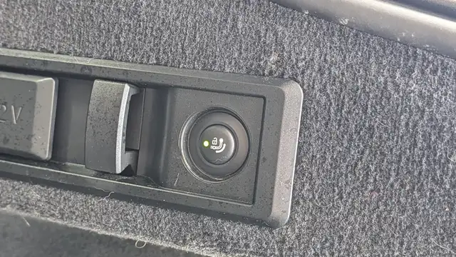 BMW 4 Series view 11
