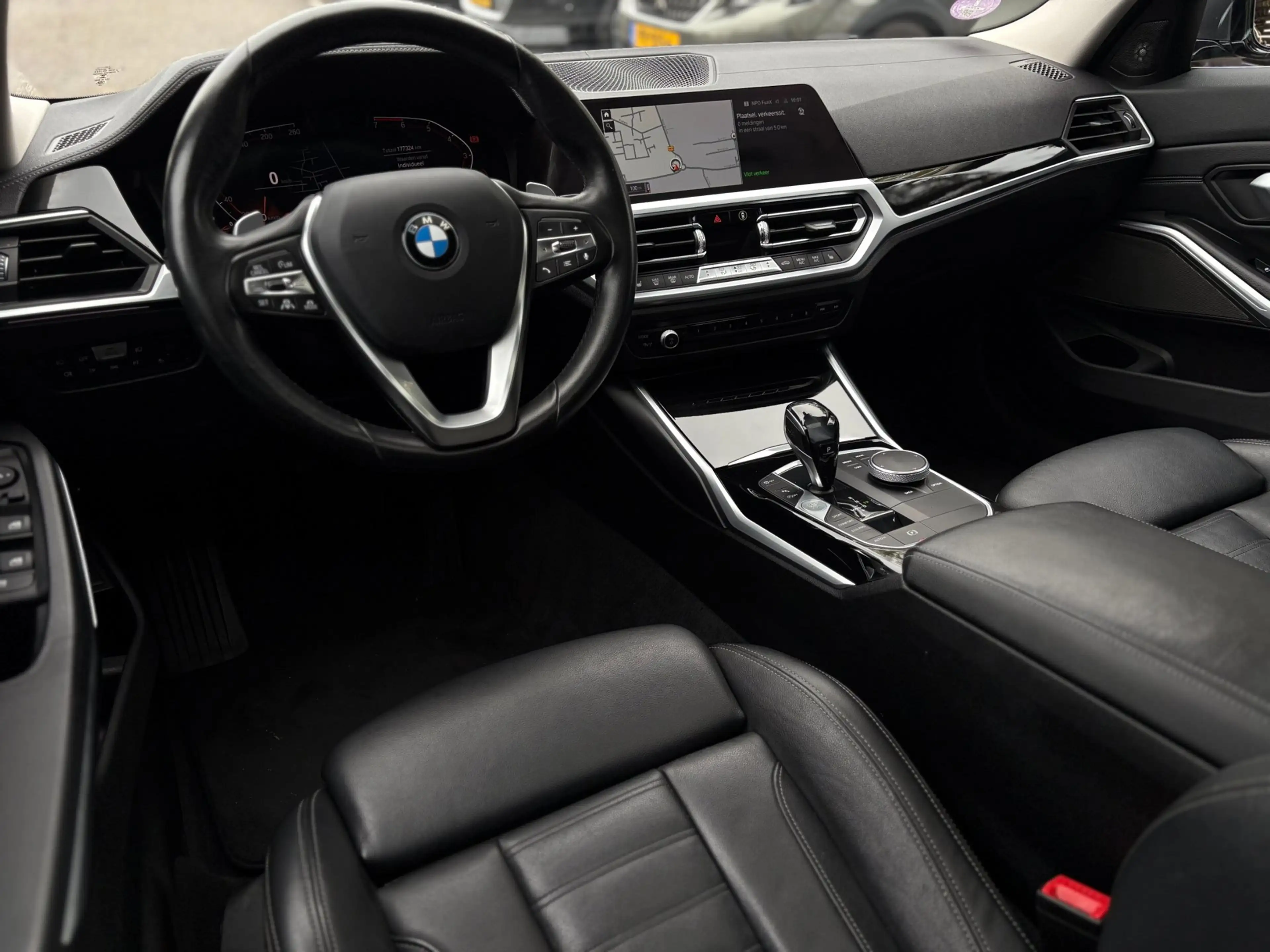 BMW 330 3-serie Touring 330i xDrive High Executive PANO-DA — photo 8