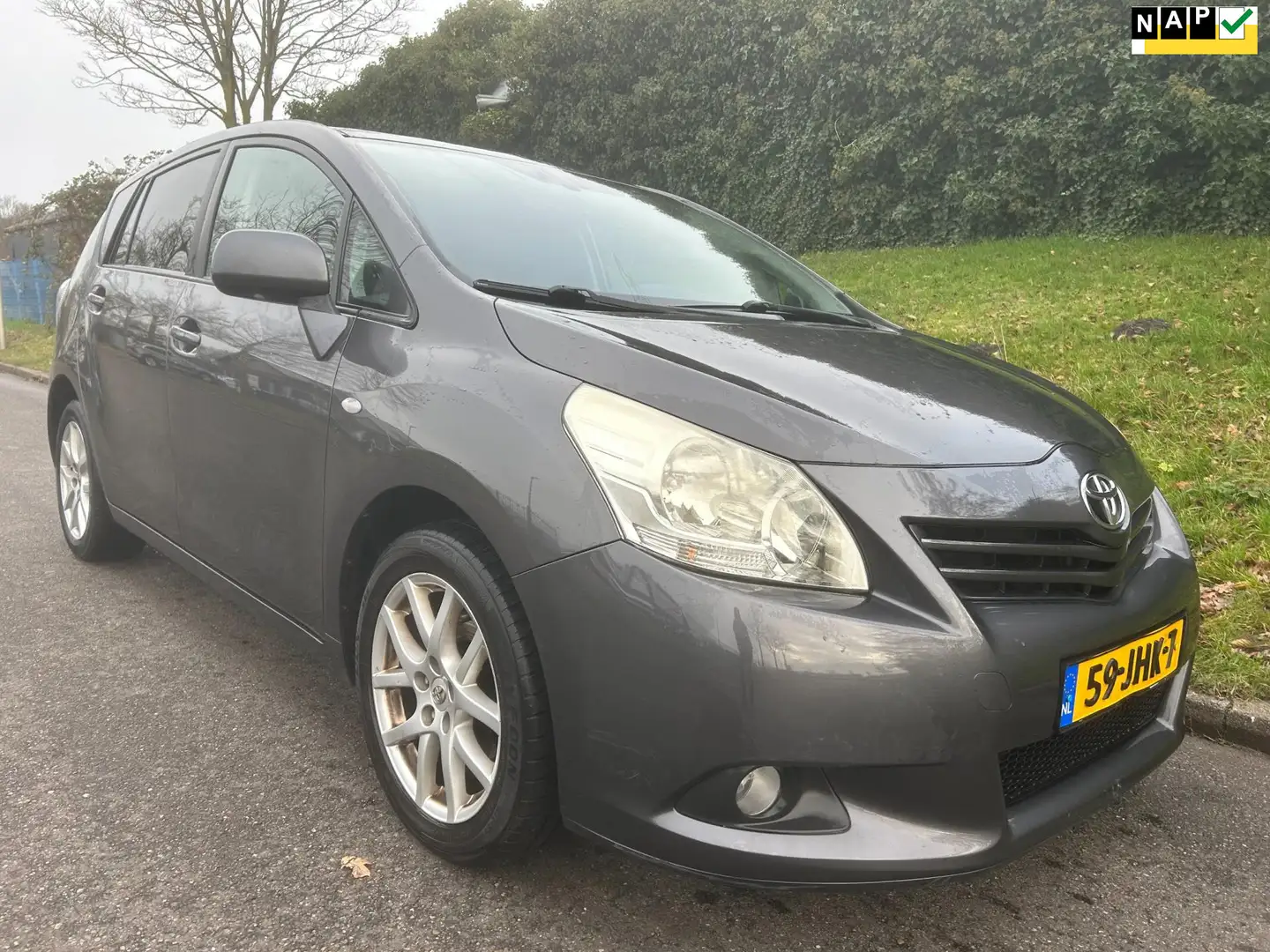 Toyota Verso 1.8 VVT-i Panoramic 7p. - Pano - Camera Grau - 1