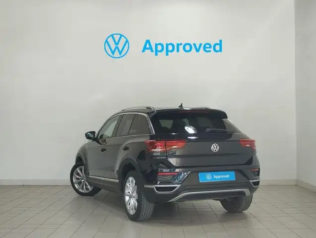 Volkswagen T-Roc view 2