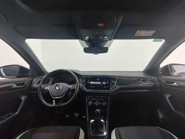 Volkswagen T-Roc view 4