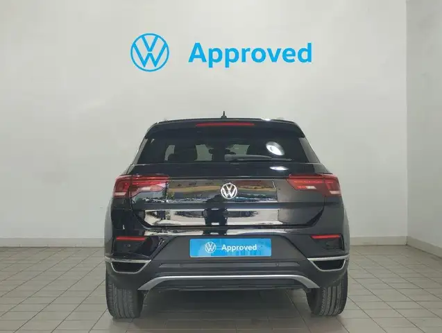 Volkswagen T-Roc view 9
