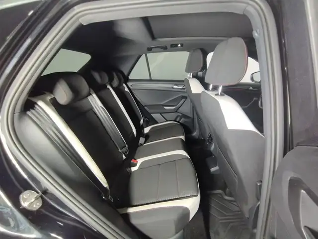 Volkswagen T-Roc view 6