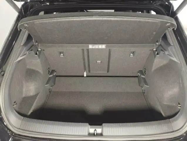 Volkswagen T-Roc view 7