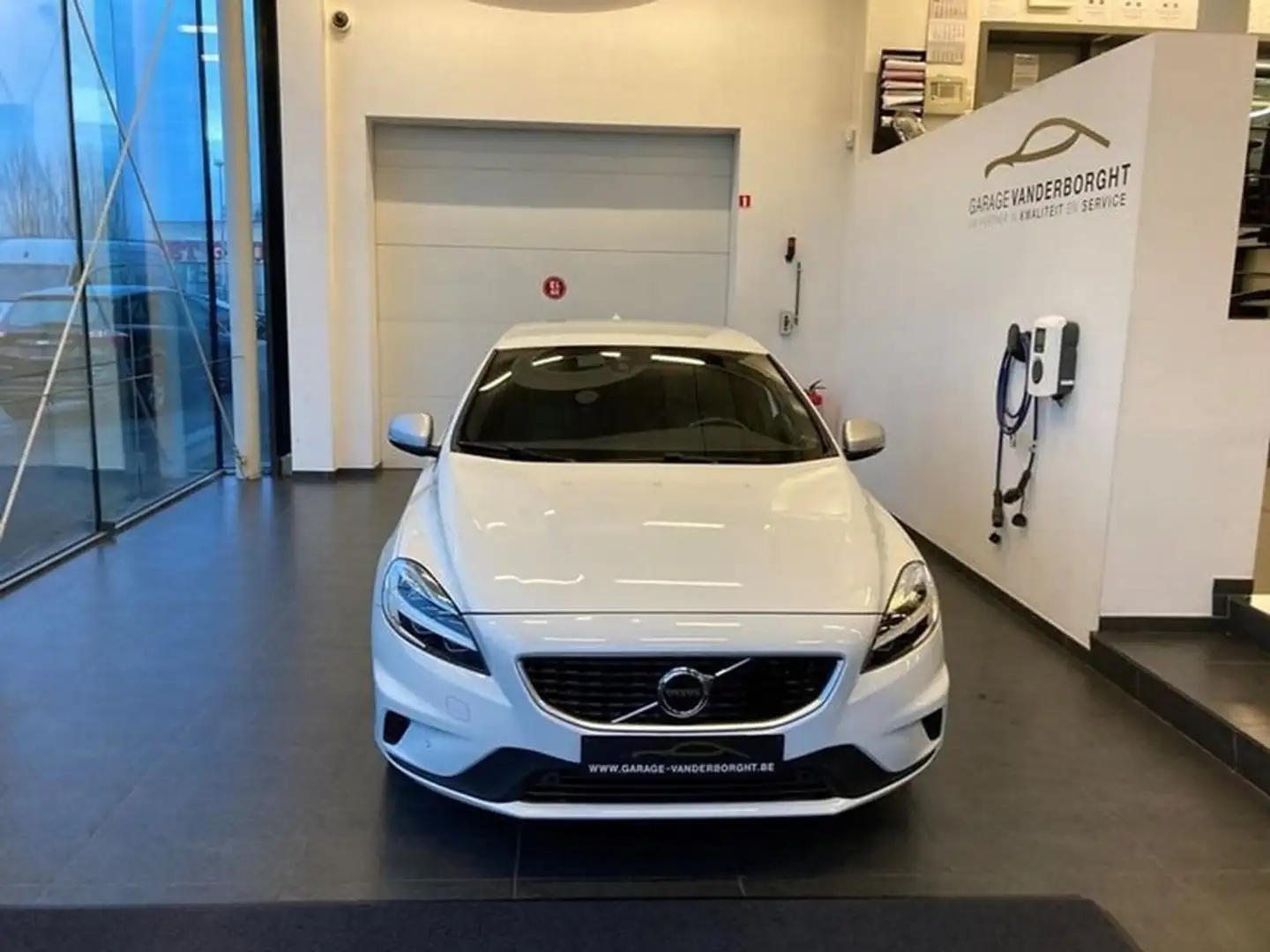 Volvo V40 R-DESIGN T2 BENZINE SLECHTS 51000KM Wit - 2