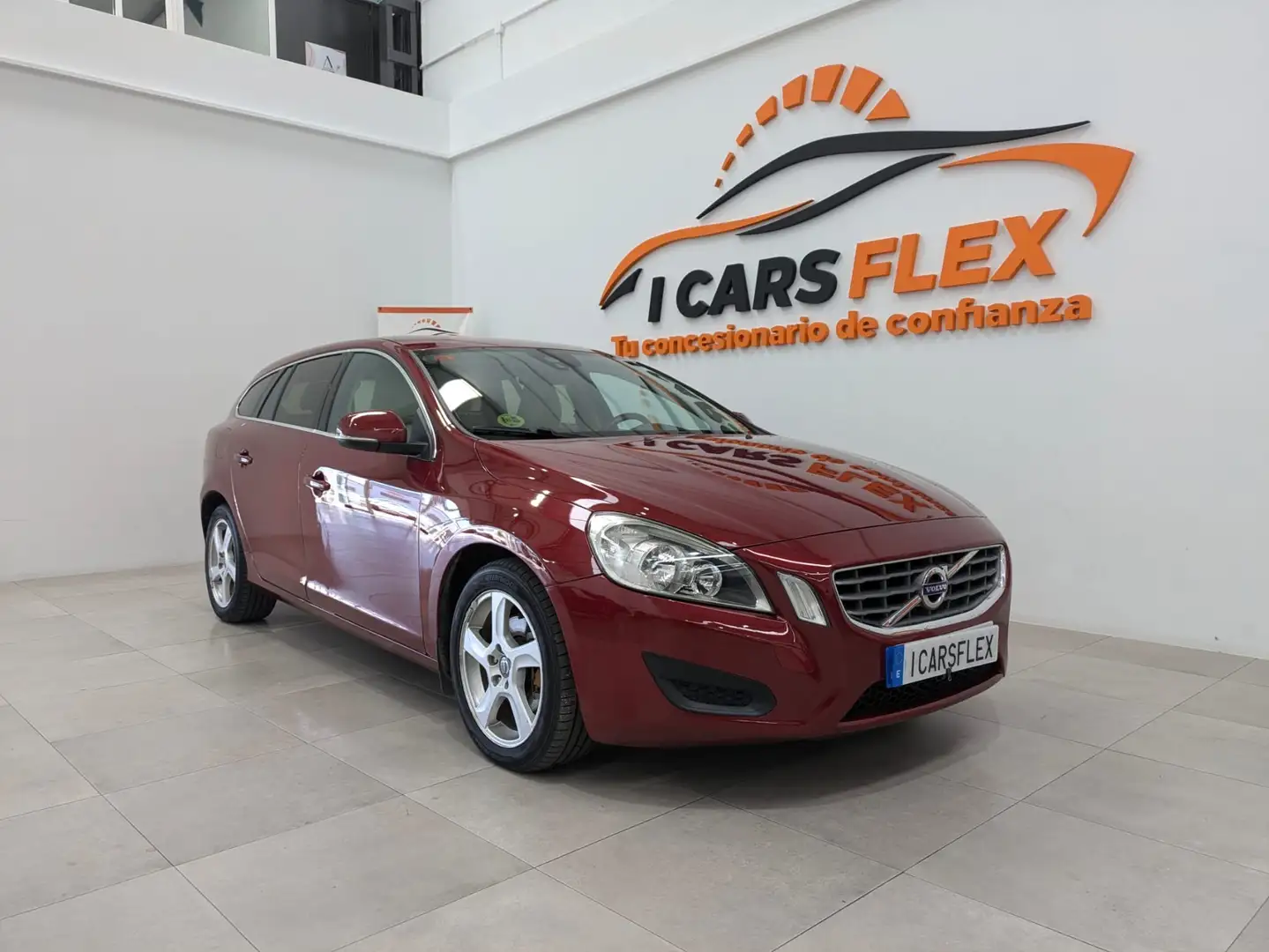 Volvo V60 D3 R-Design Burdeos - 1
