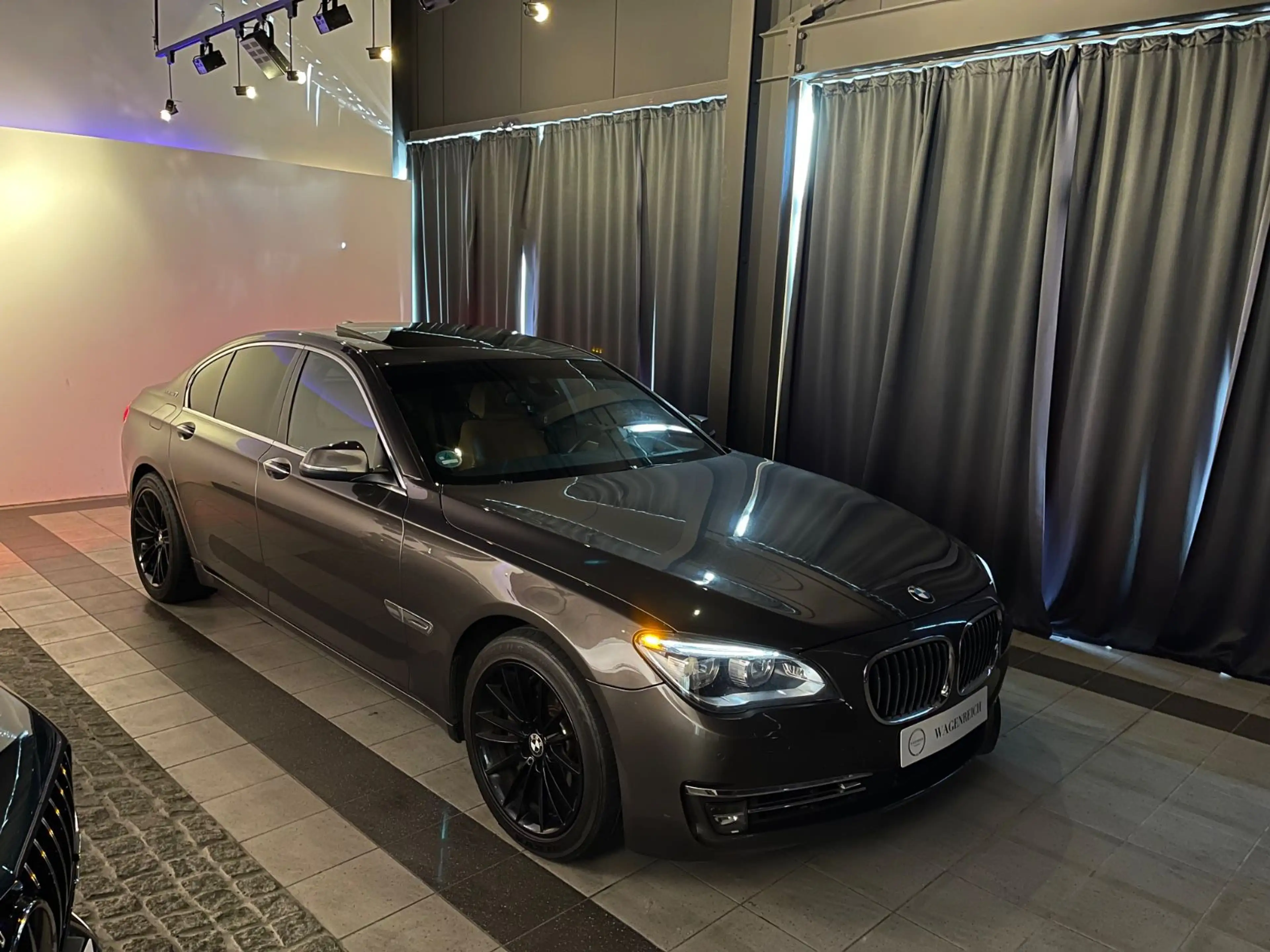 BMW Active Hybrid 7 BMW 750 Activehybrid — photo 11