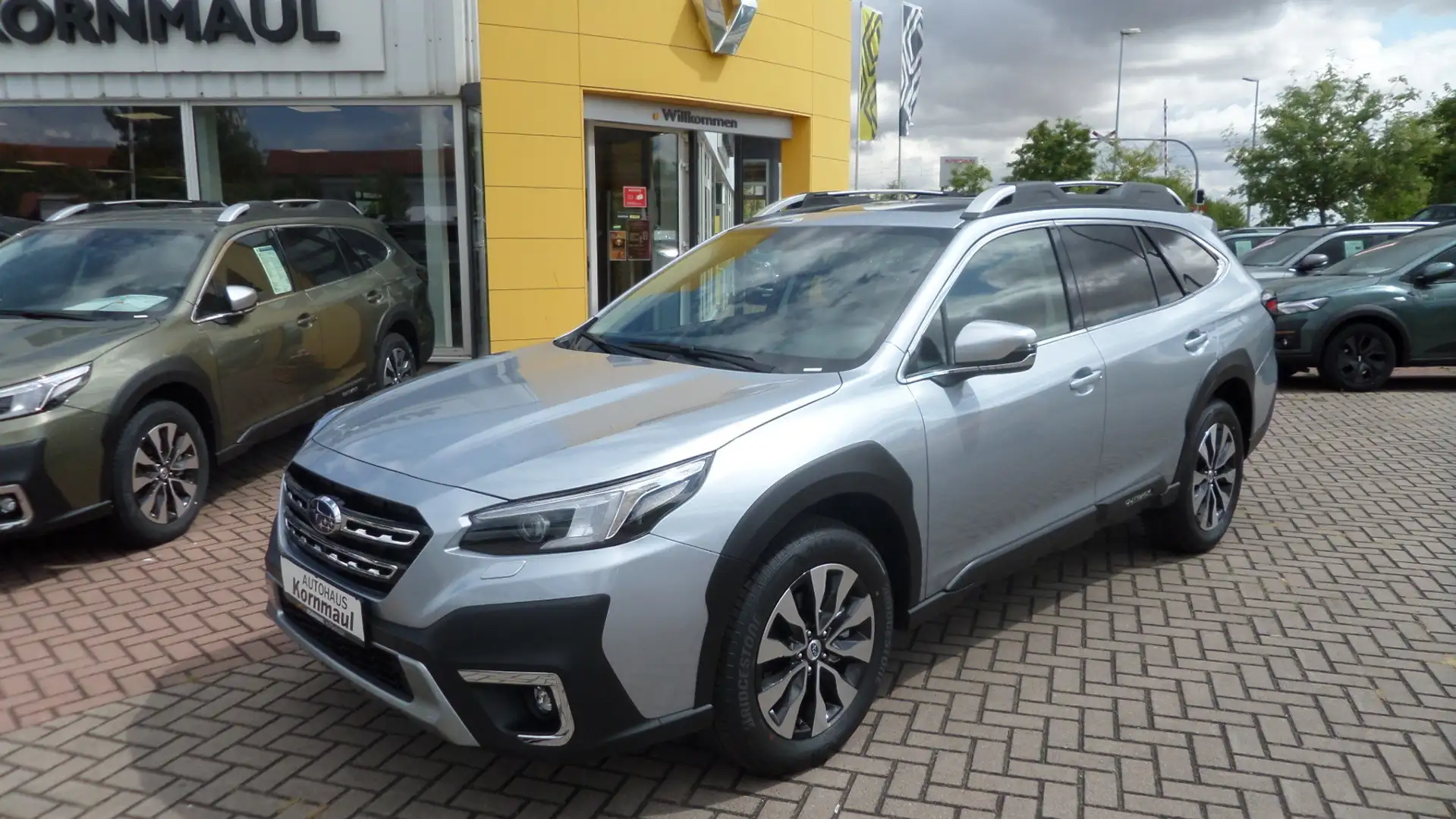 Subaru OUTBACK Platinum 2.5i 169 PS Lineartronic Sitzheizung vorn Navi Klimaautomatik Серебристый - 1