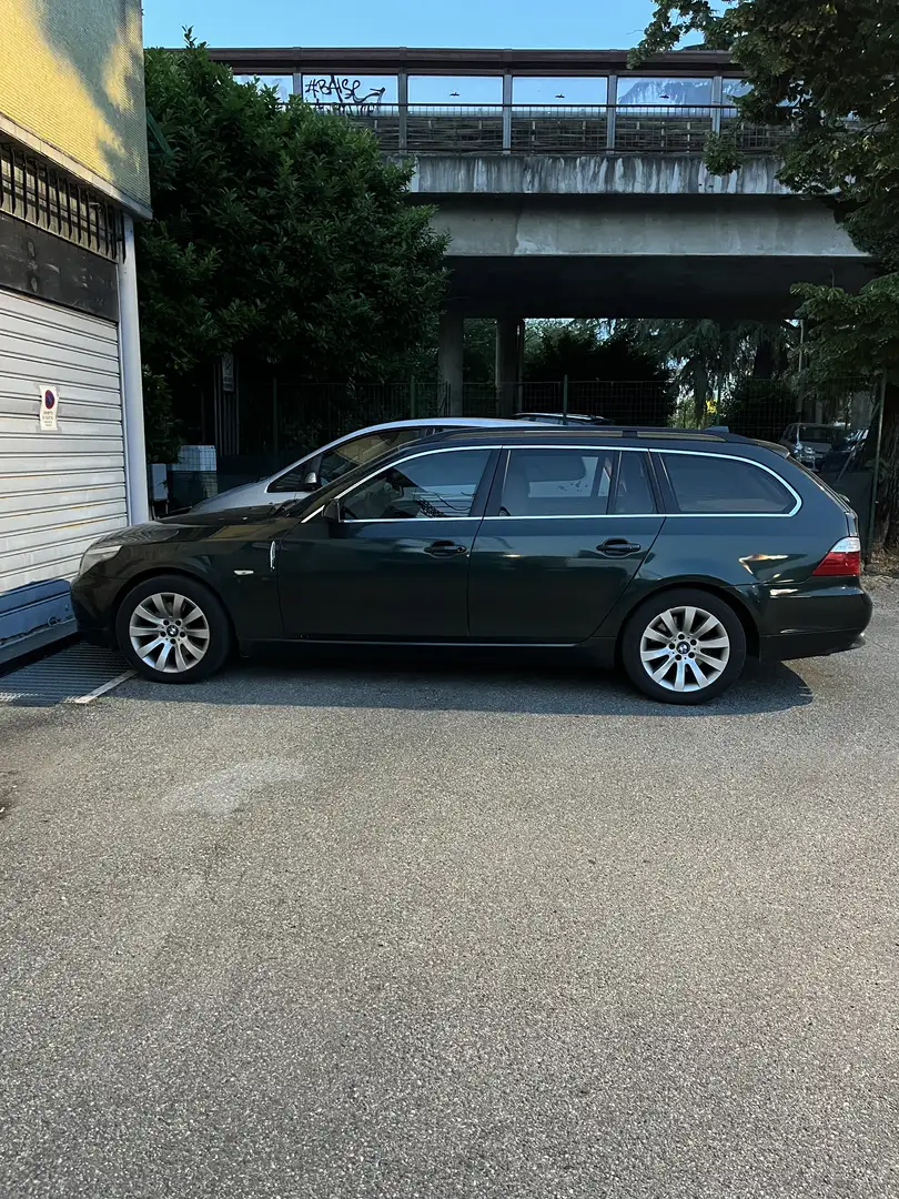 BMW 530 530xd con gancio traino Verde - 2