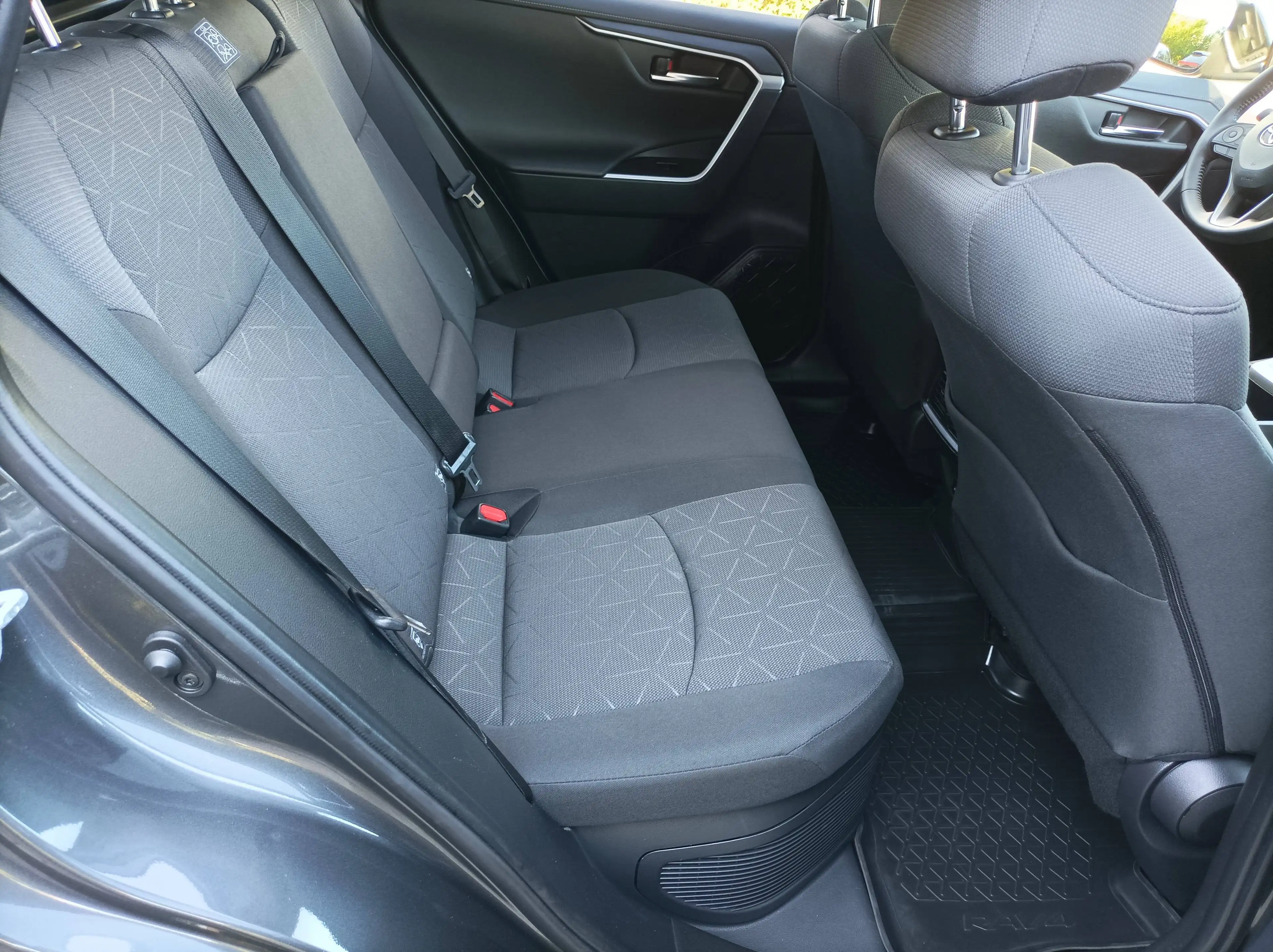 Toyota RAV 4 Hybrid 4x4 Team Deutschland — photo 12