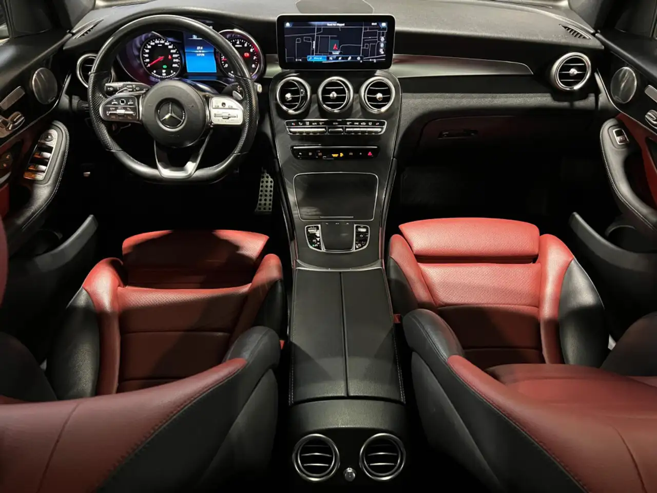 Mercedes-Benz GLC снимка Mercedes-Benz GLC