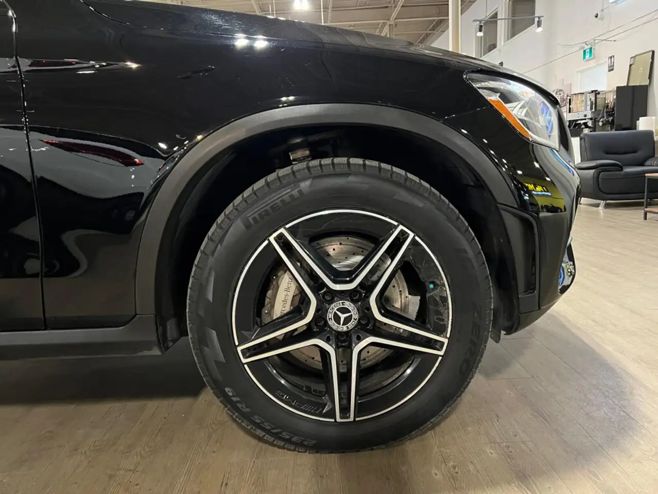 Mercedes-Benz GLC снимка Mercedes-Benz GLC